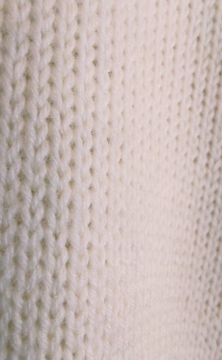 Strickpullover mit Wellendetail