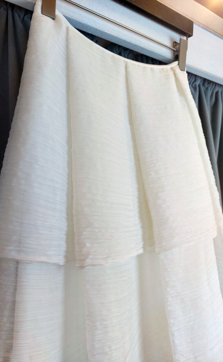 Rock aus Seidenchiffon mit Stufen