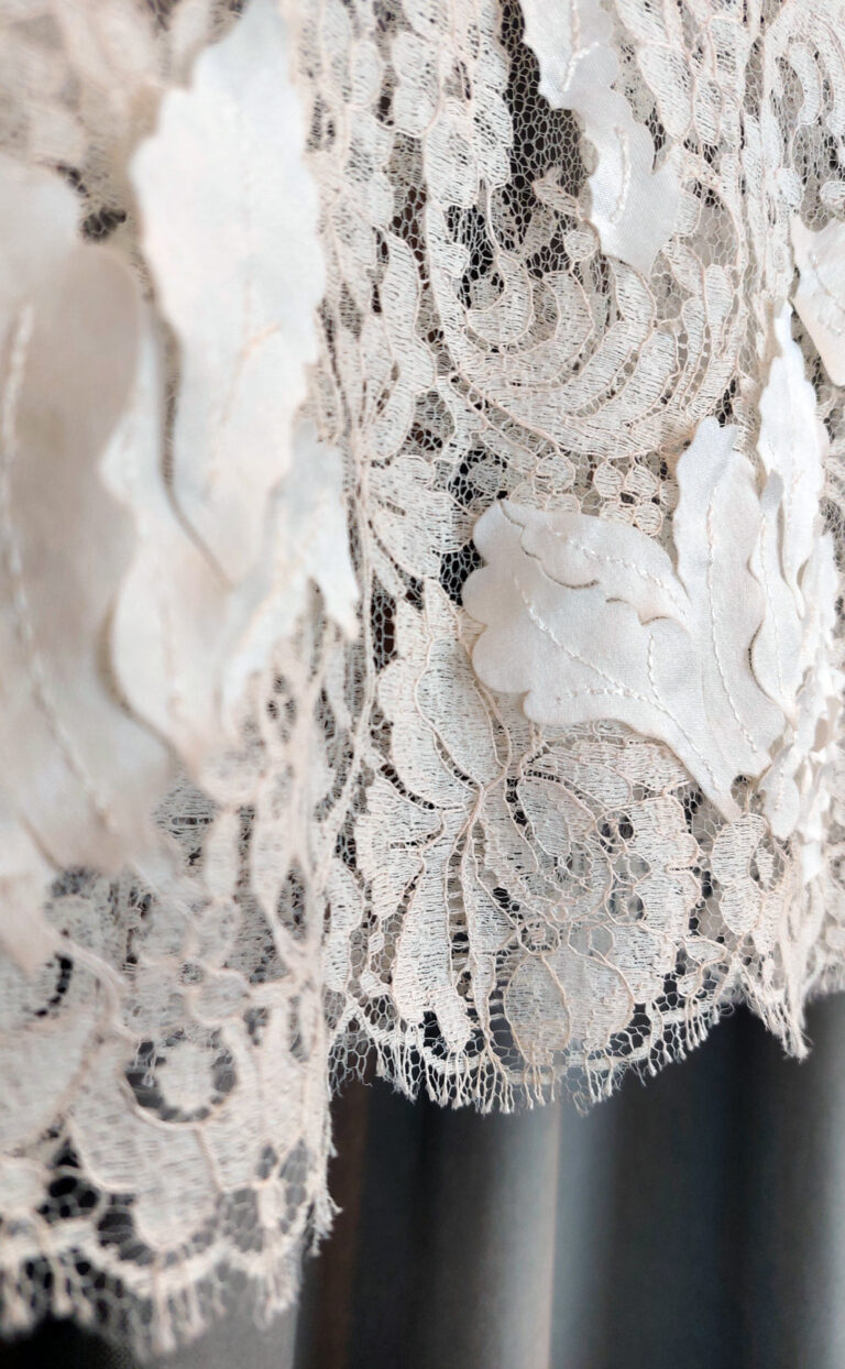 Spitzentop mit Applikation