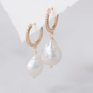 kisui Brautschmuck Brautohrringe Creole Perle gold modern