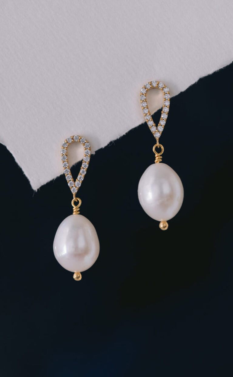 Isabel – Perlenohrringe mit Kristallstecker