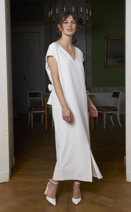 kisui Standesamt Braut modern clean pur Brautkleid zum Leihen Civil Wedding Dress to rent