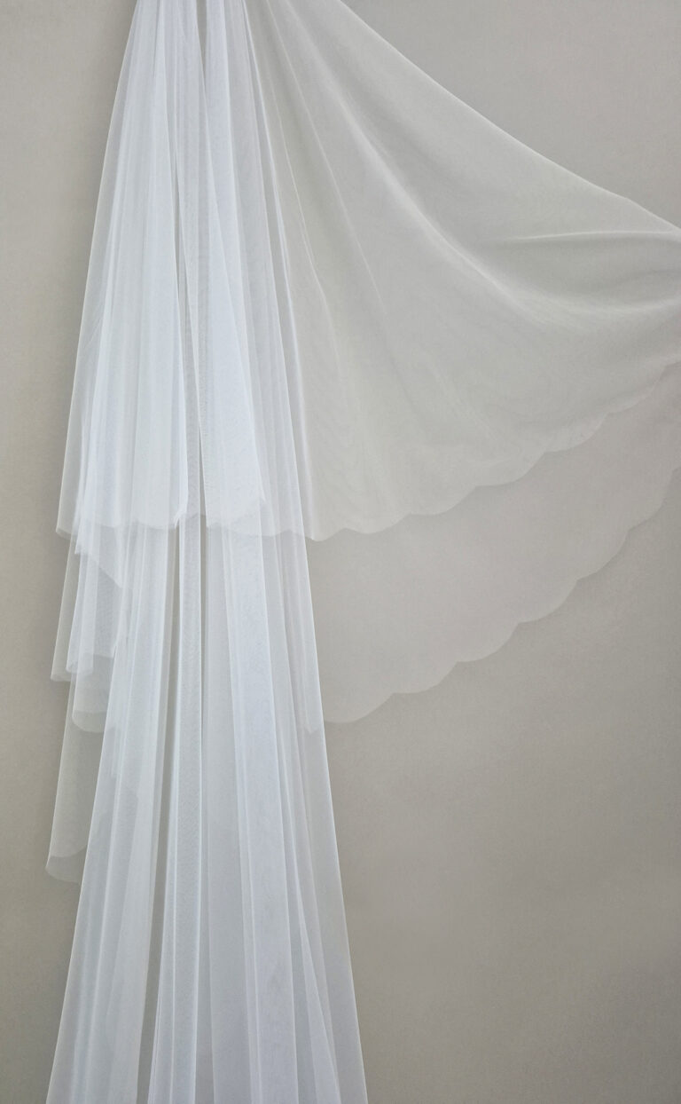 Langer, zweilagiger Schleier „Scallop-Veil“ – pur & modern
