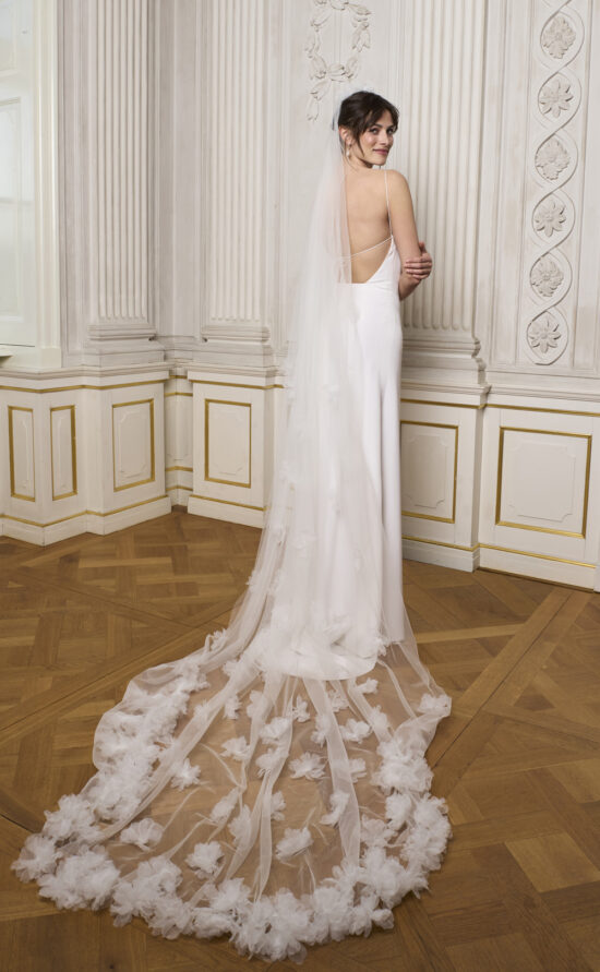 kisui Berlin Schleier Blüten Statement Veil Flowers Cathedral Length Tulle