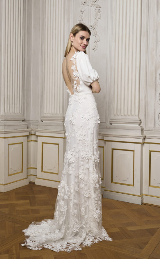 kisui Berlin Brautkleid Spitze romantisch Traumkleid schöner Rücken Hochzeitskleid Ärmel Bridal Dress with Lace Sleeves elegant romantic exceptional