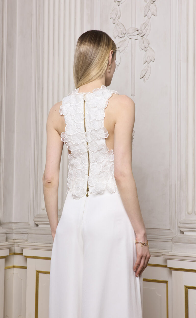 Zwei-Teiler: Modell Million Roses Top & Pure Trousers