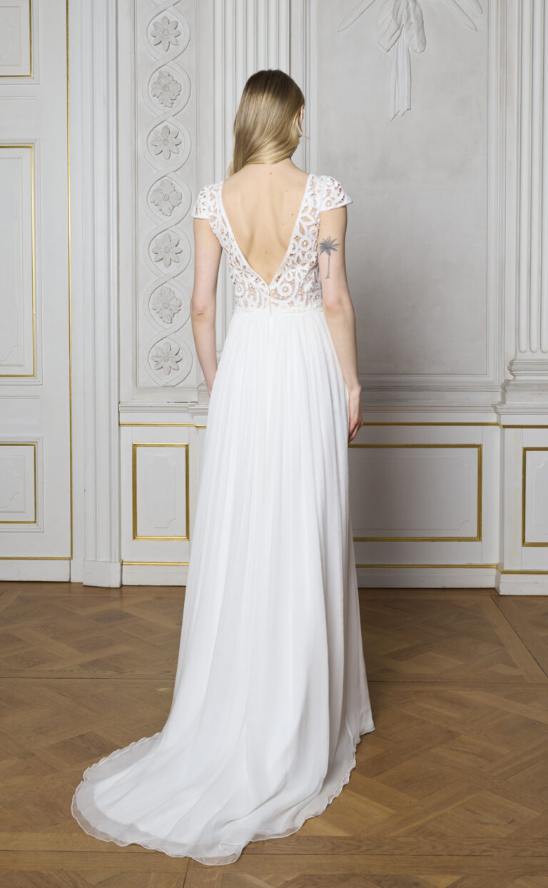 Brautkleid mit Spitze: Modell Adila