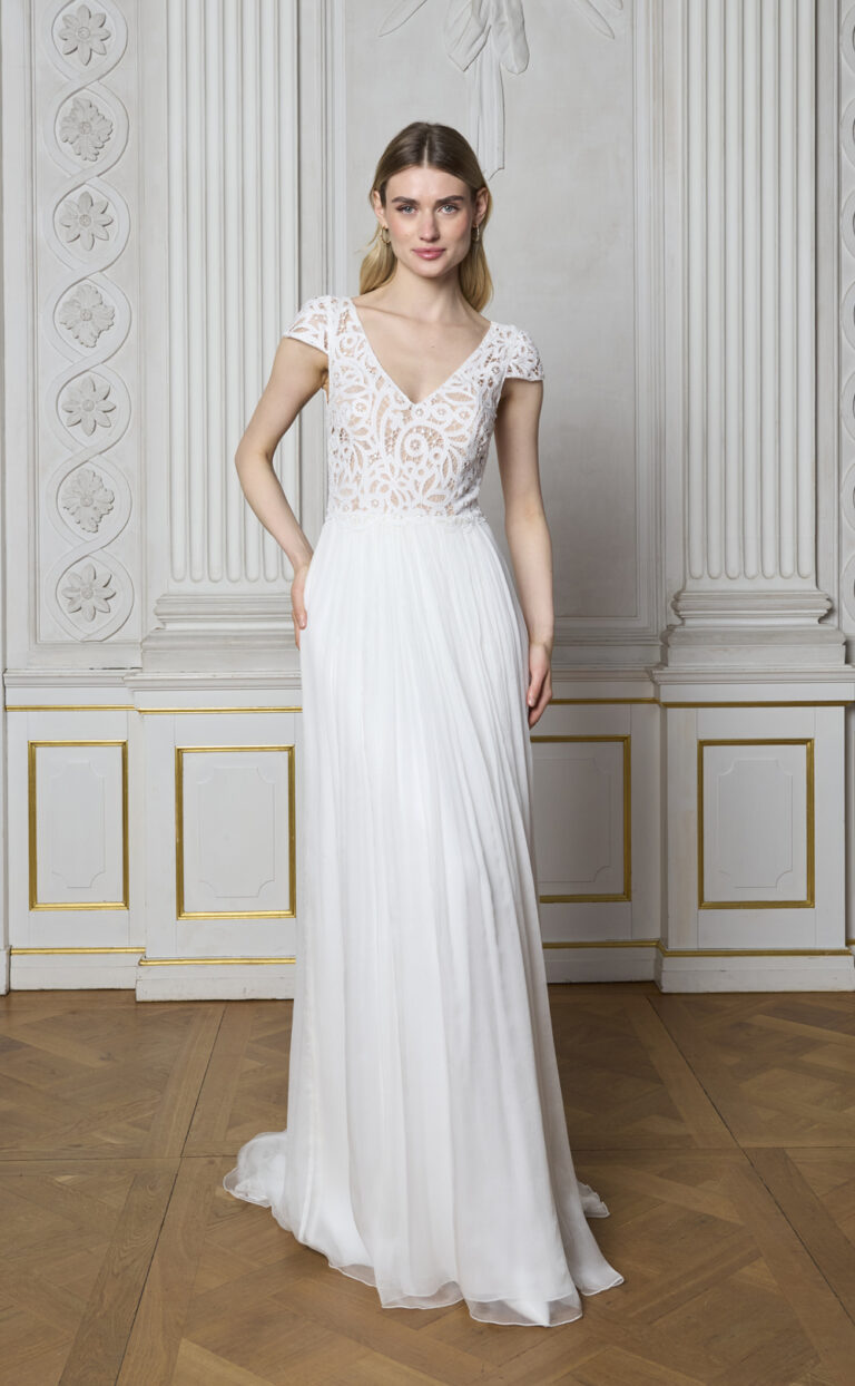 Brautkleid mit Spitze: Modell Adila