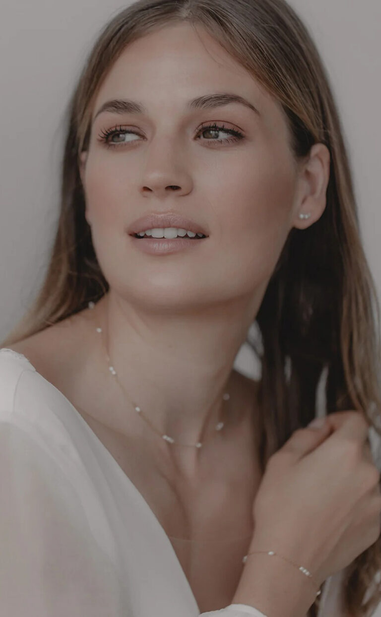 Celine – Halskette mit kleinen Perlen