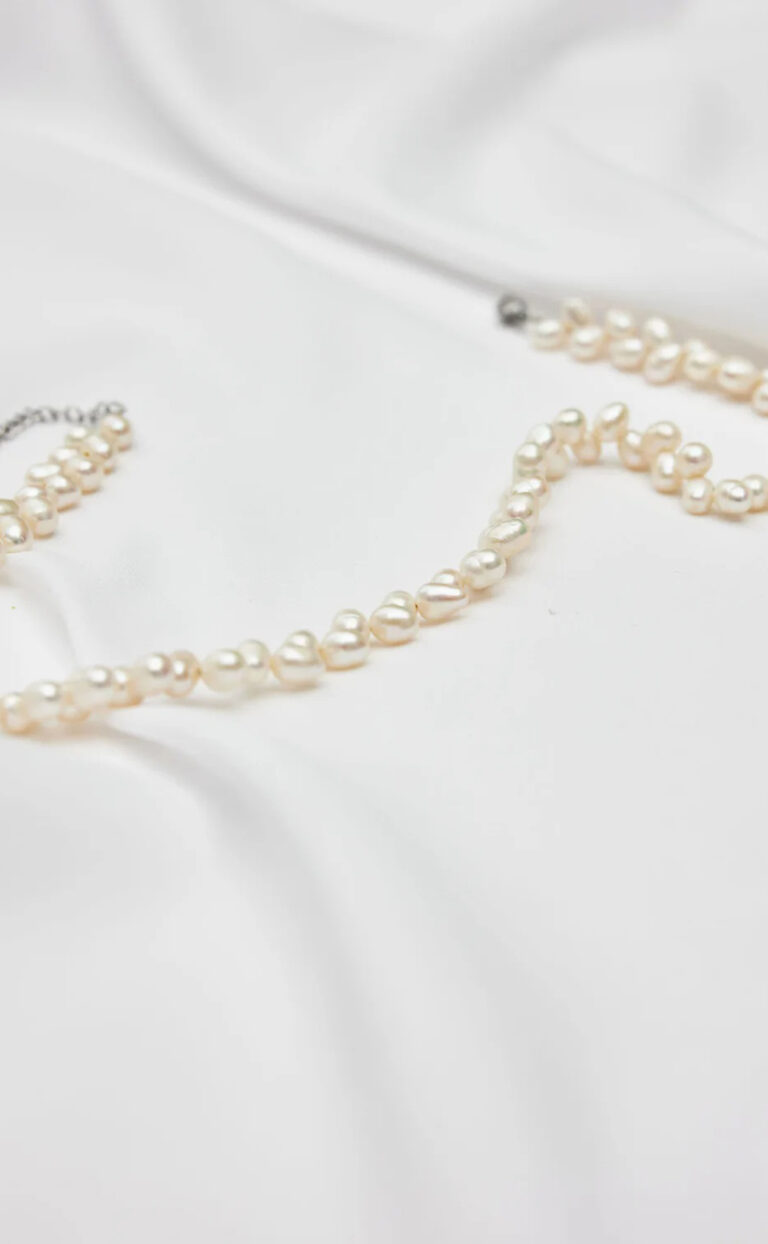 Amelie George – Perlenchoker Nina – silber